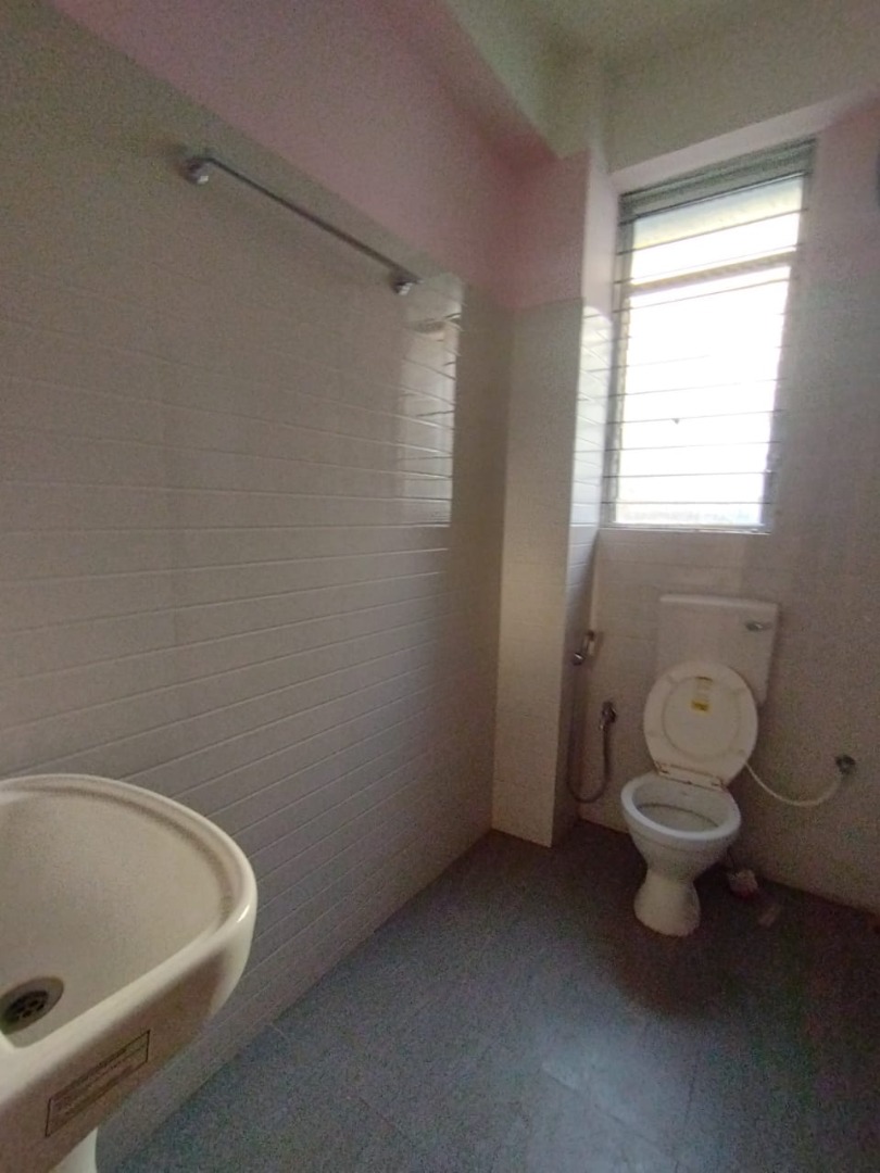 Unfurnished 3bhk in KK Handiqui Path, Mathura Nagar, Bormotoria, Guwahati, Assam, India for Rent